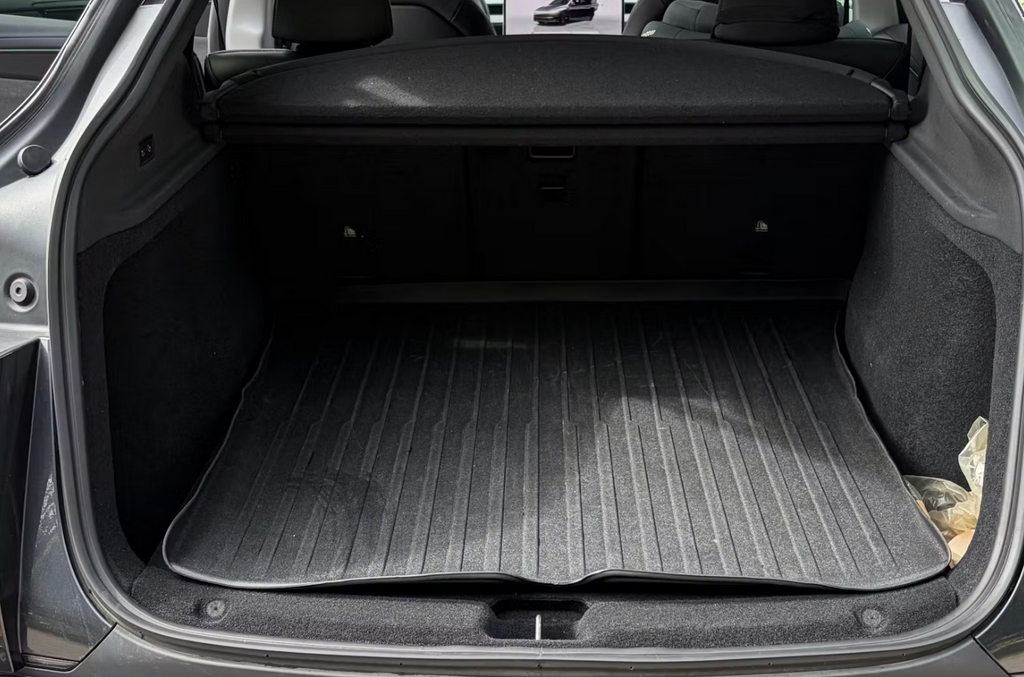 Tesla Model Y 2025 — bagagerum