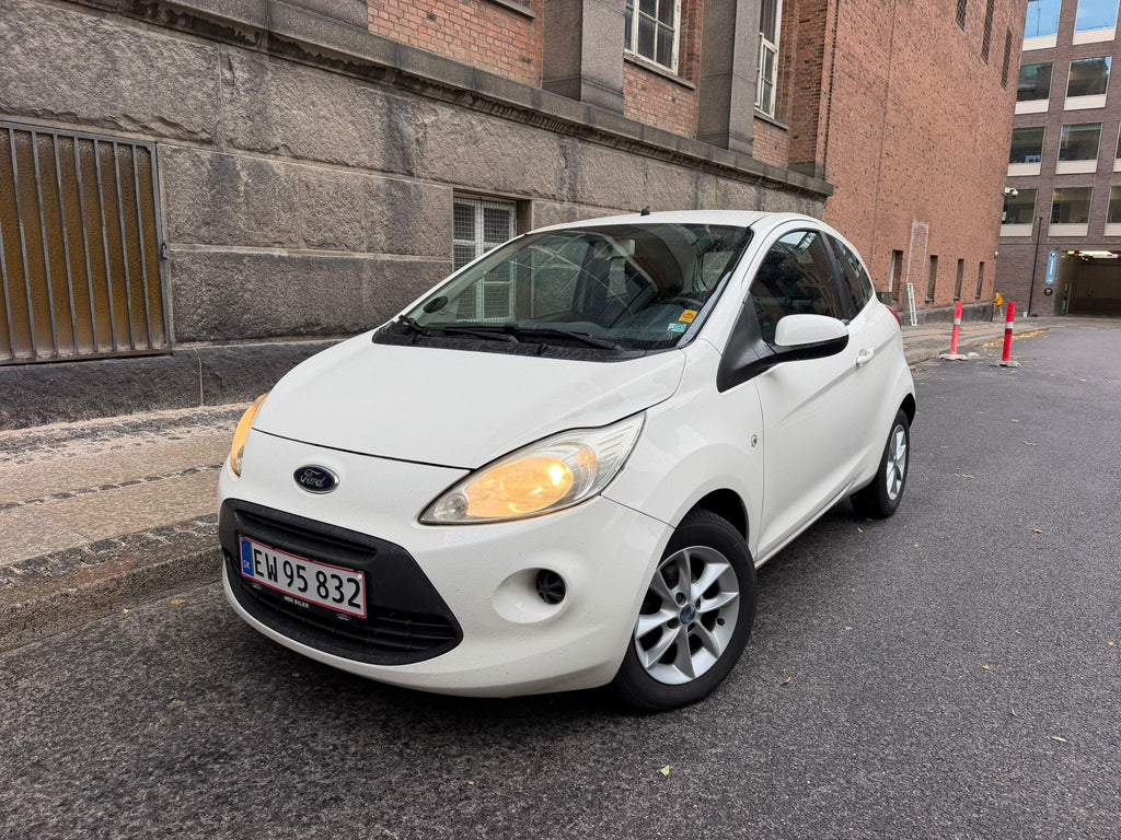 Ford Ka 2012 i hvid — set skråt forfra